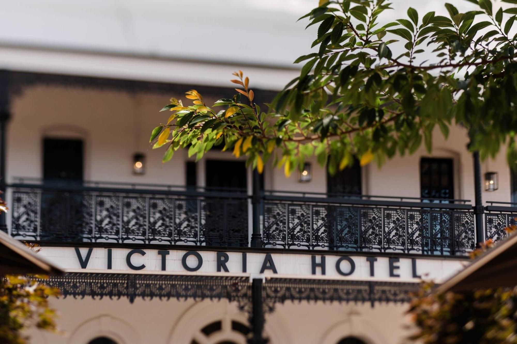 The Victoria Hotel Rutherglen Exterior photo