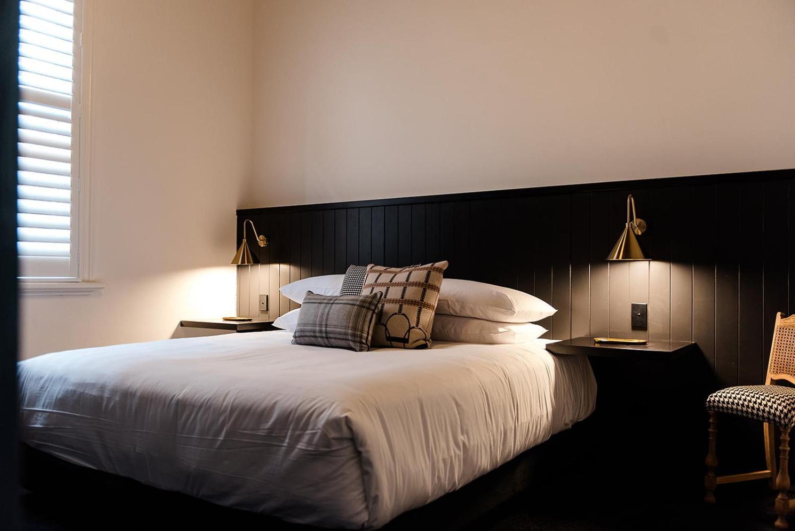 The Victoria Hotel Rutherglen Room photo